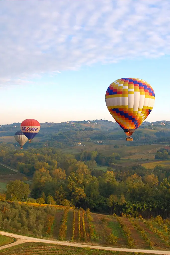 Voli in mongolfiera in Toscana con outdoor in Tuscany per scoprire i paesaggi toscani dall’alto